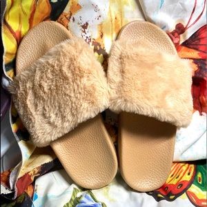 Women’s Tan Fur Slide Sandals